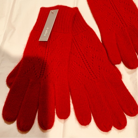100% Cashmere Soft Red Wool Gloves Warm Cozy Get 3rd Glove Included Free NWT - Picture 4 of 6
